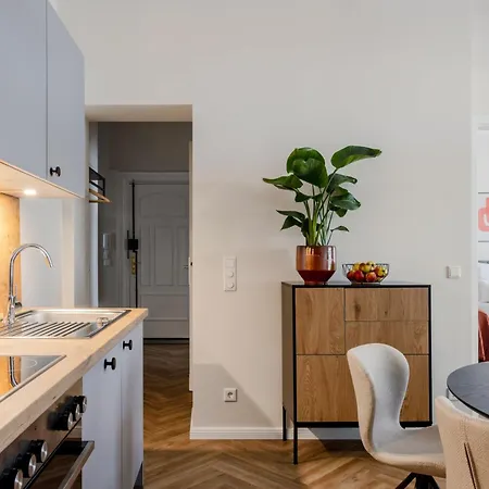 Apartment Oomph Minimalist & Mighty - 1 Bedroom Hosting Up To 6