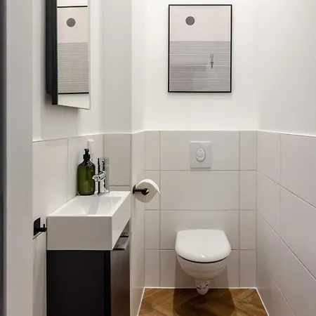 Apartment Oomph Minimalist & Mighty - 1 Bedroom Hosting Up To 6 *