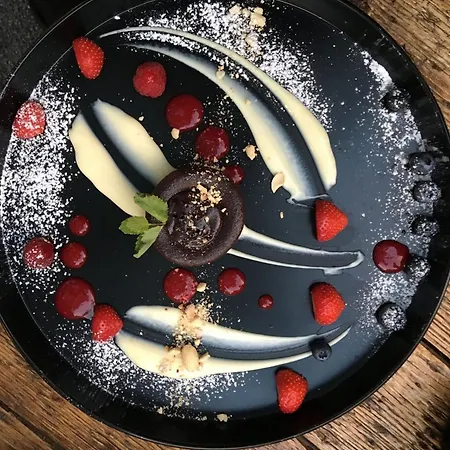 Oomph Minimalist & Mighty - 1 Bedroom Hosting Up To 6 Berlin