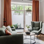Appartement Oomph Minimalist & Mighty - 1 Bedroom Hosting Up To 6 Berlijn