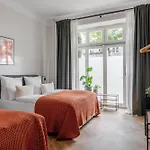 Oomph Minimalist & Mighty - 1 Bedroom Hosting Up To 6 * Berlijn