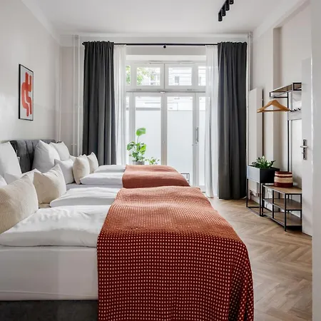 Oomph Minimalist & Mighty - 1 Bedroom Hosting Up To 6 * 베를린