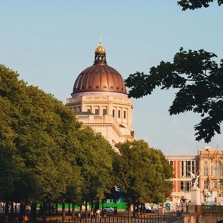 Oomph Minimalist & Mighty - 1 Bedroom Hosting Up To 6 柏林