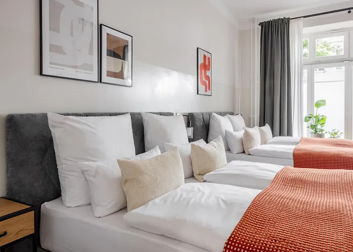 Oomph Minimalist & Mighty - 1 Bedroom Hosting Up To 6 Apartman *