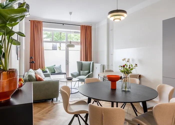 Oomph Minimalist & Mighty - 1 Bedroom Hosting Up To 6 Apartman *