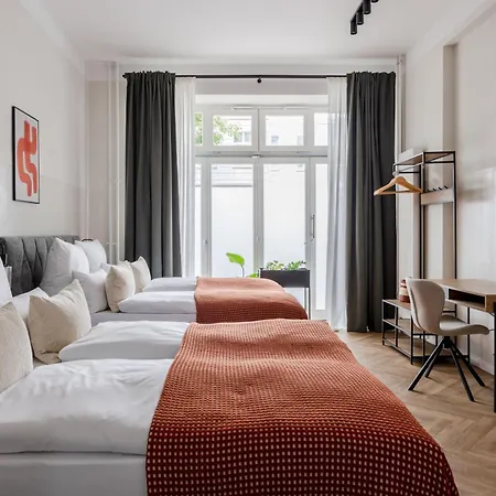 Oomph Minimalist & Mighty - 1 Bedroom Hosting Up To 6 Берлин