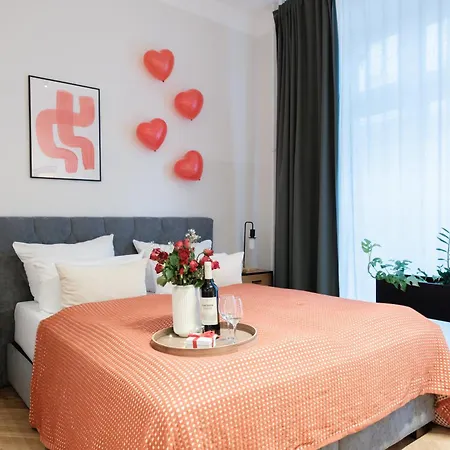 Oomph Minimalist & Mighty - 1 Bedroom Hosting Up To 6