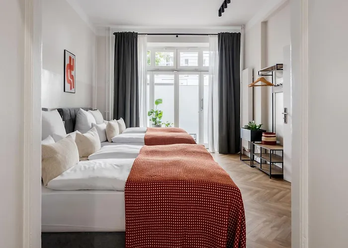 Oomph Minimalist & Mighty - 1 Bedroom Hosting Up To 6 * Берлин