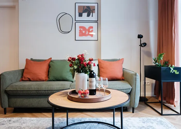 Oomph Minimalist & Mighty - 1 Bedroom Hosting Up To 6 Апартаменты Берлин